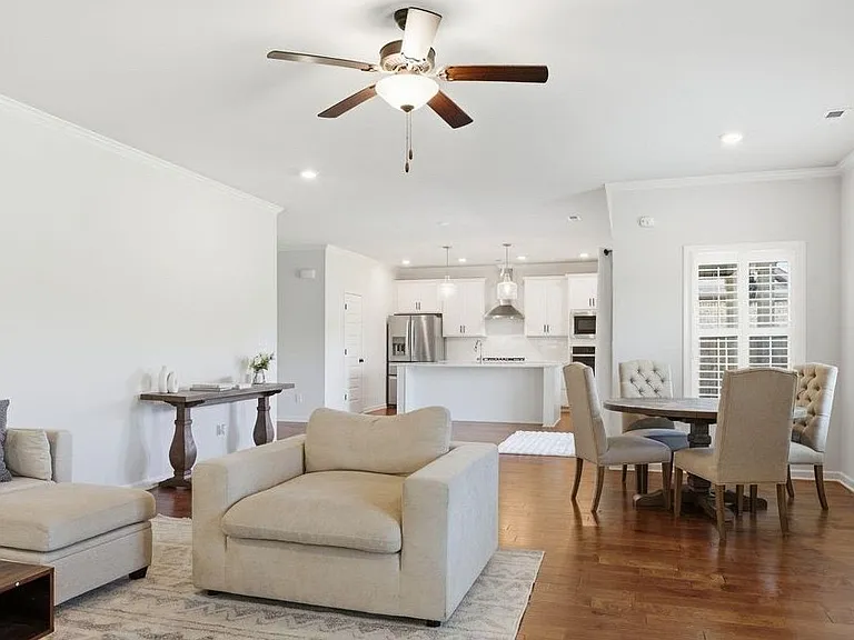 218 Jubilee Cir — Photo 4
