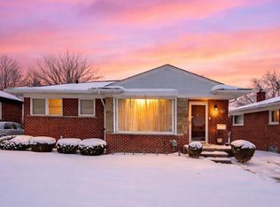 19405 Rock St, Roseville, MI 48066