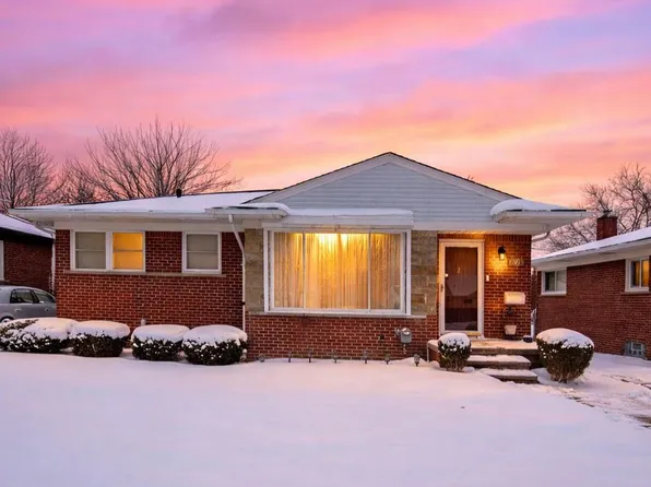 19405 Rock St, Roseville, MI 48066