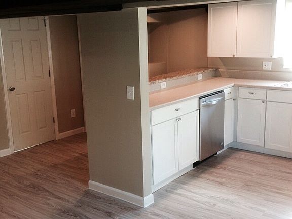 4th image of 631 Oak Grove Dr