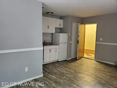 376 Park Ave #4 — photo 2 of 5