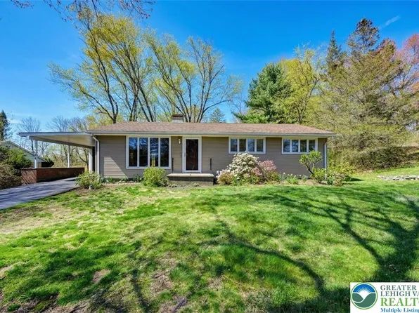 296 E Broad St, East Stroudsburg, PA 18301