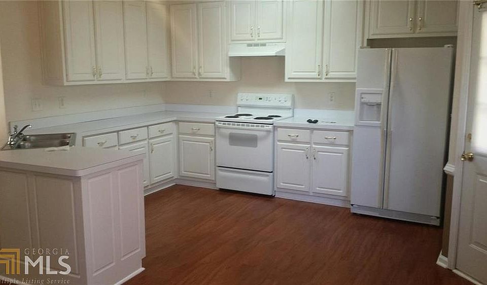 2nd image of 55 Spring Valley Way
