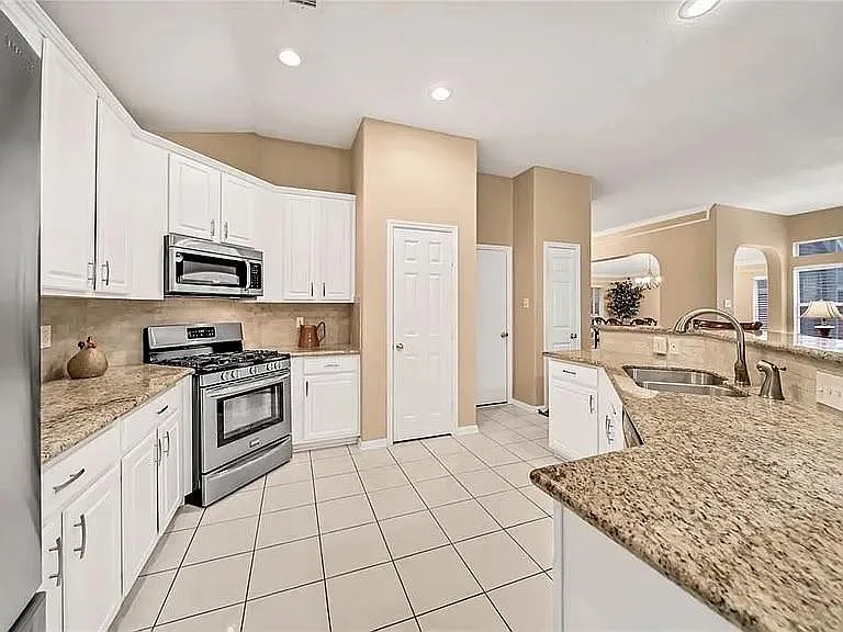 15 Bayou Springs Ct — Photo 10