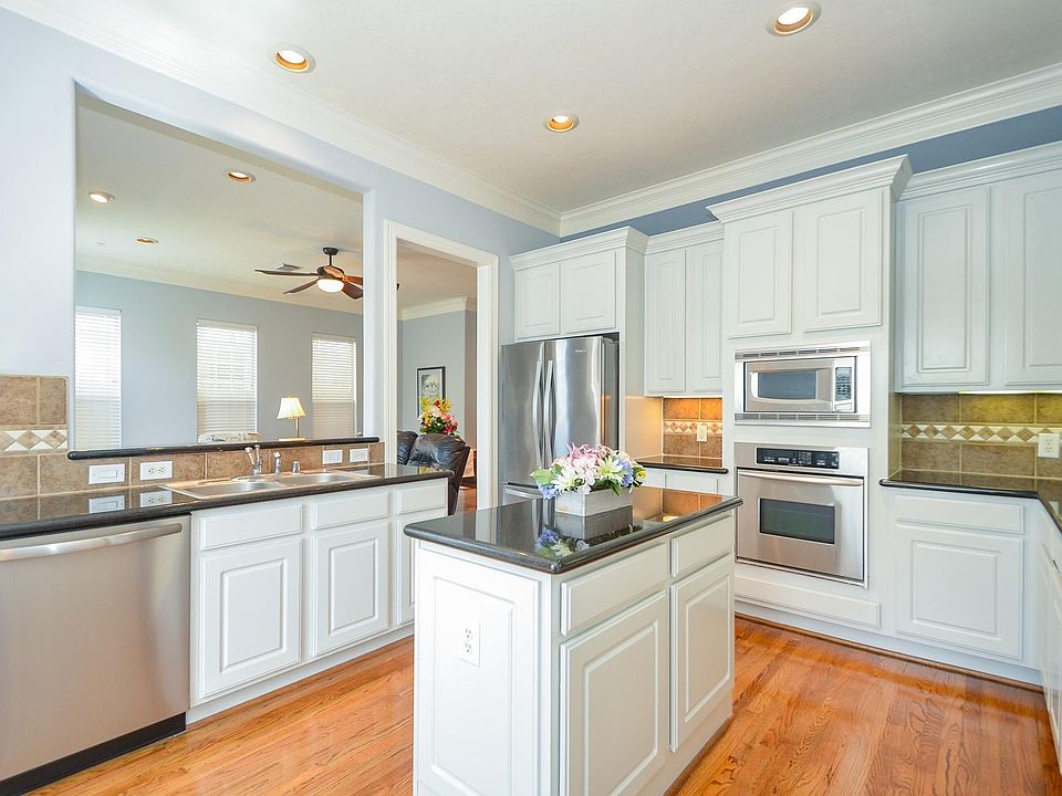 1st image of 3210 Holly Shores Dr