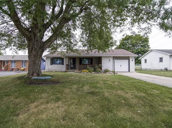 375 E Cook St, Macon, IL 62544