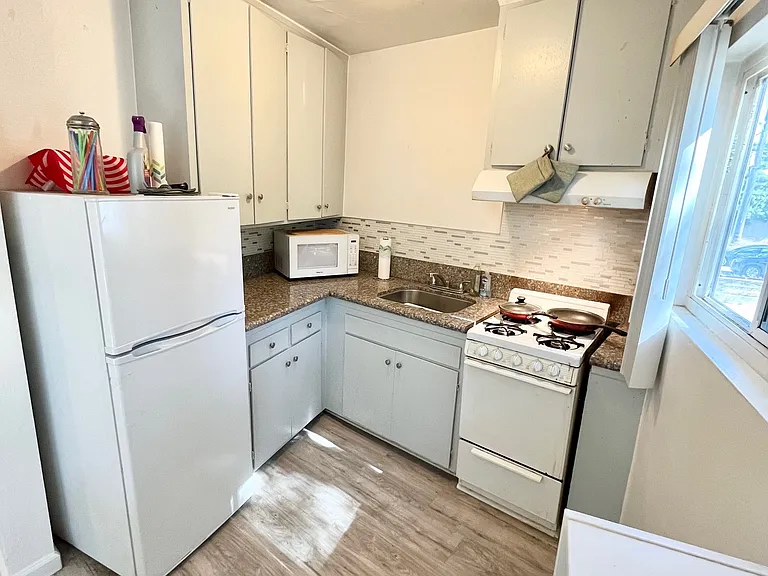 3697 S La Cienega Blvd #15 — Photo 6