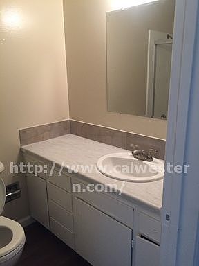 4th image of 393 N 5th St APT 12