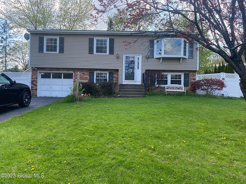 2nd image of 242 Yorktown Court