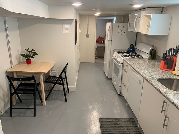 Full Kitchen Photo #3