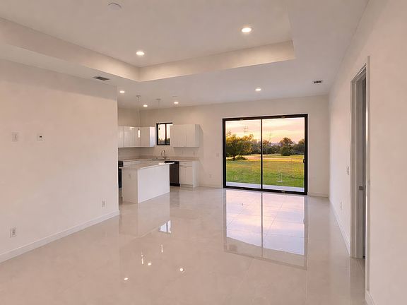 3rd image of 4002 NW 38th St