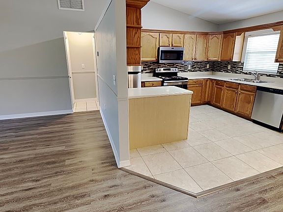 5th image of 508 Basil Ct
