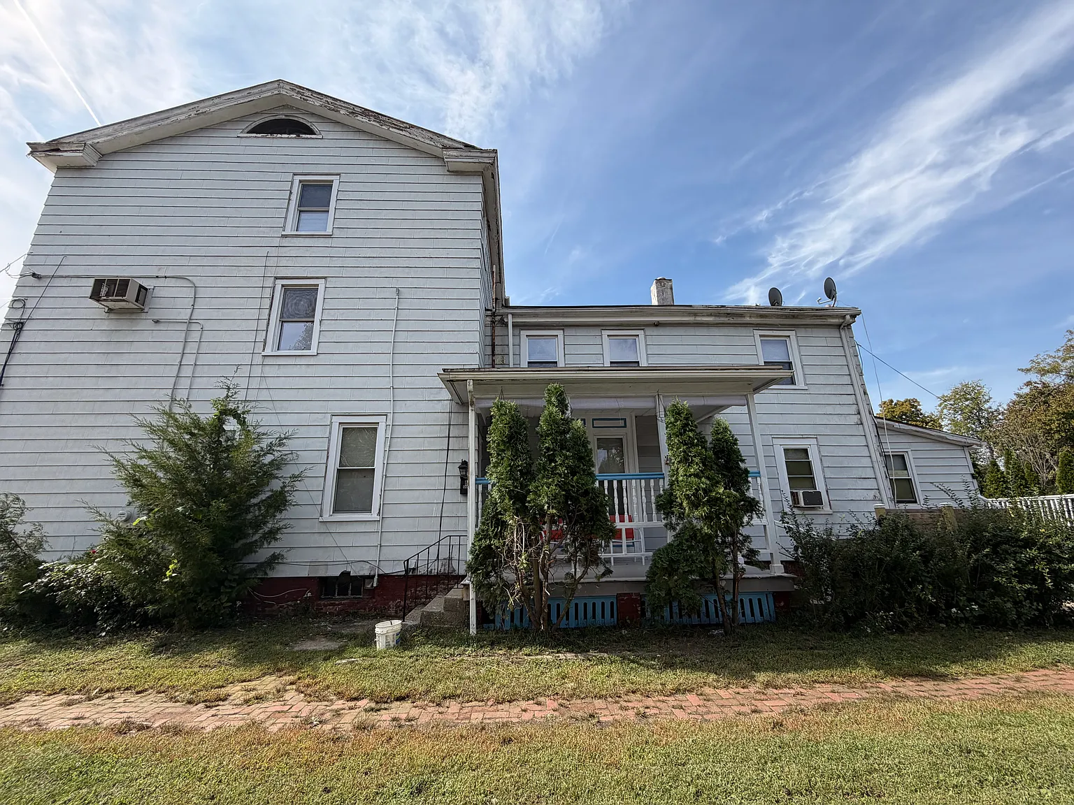 3 bed, 2512 sqft, $2,500 — Photo 1