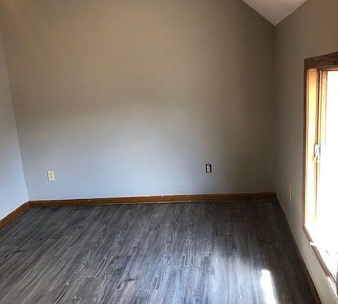 5th image of 236 11th Ave S #2