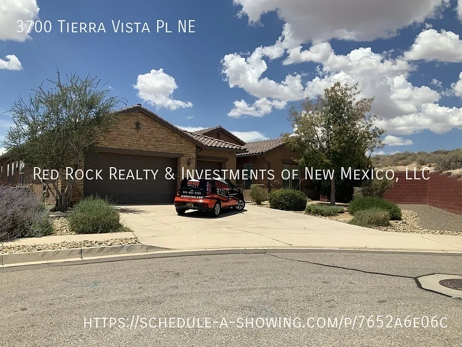 Spacious one story 4BR/3.5BTH in Loma Colorado!! — Photo 2