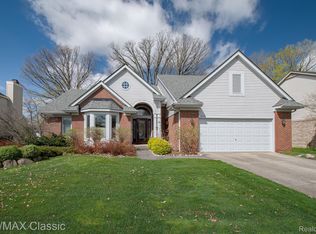 18759 Glengarry Dr, Livonia, MI 48152
