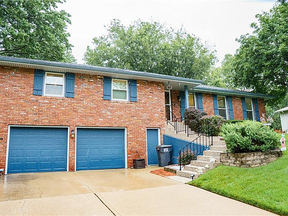 3rd image of 9730 NW Overhill Dr