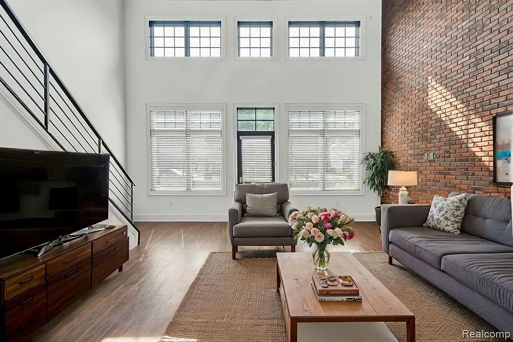 2 bed, 2.5 bath, 1884 sqft, $5,500 — Photo 2