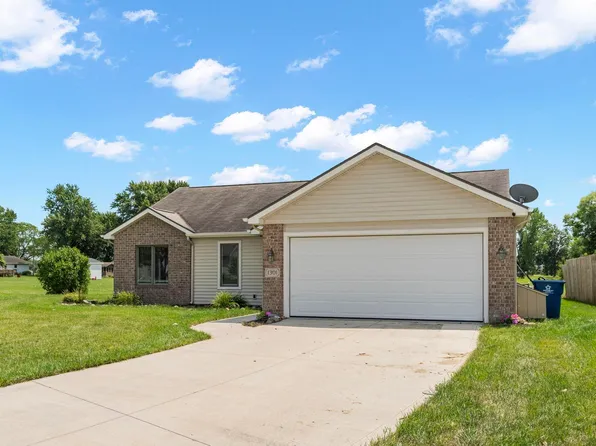 1298 Lori Lea St, Auburn, IN 46706