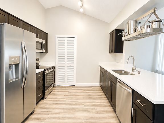 2nd image of 966 N Dean Cir