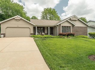 1954 Squires Way Ct, Chesterfield, MO 63017