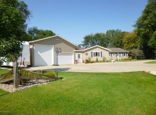 3675 Palm Ln SE, Rochester, MN 55904