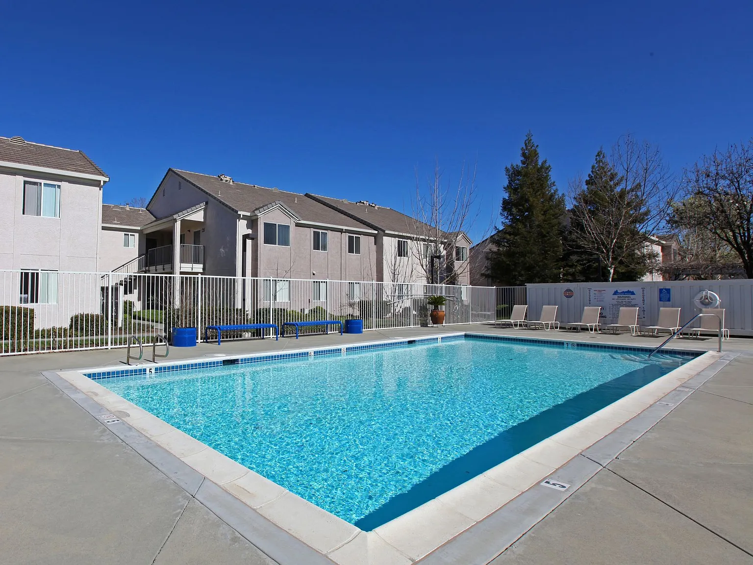 Glacier Point Apartments — Photo 2