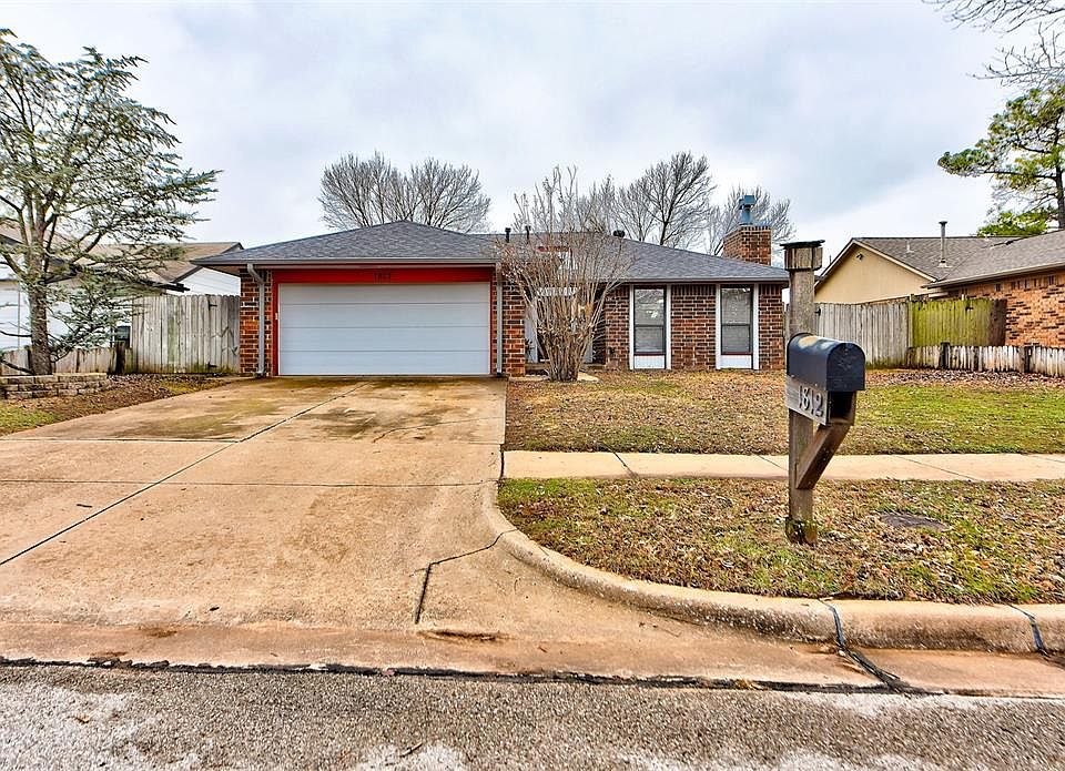 1st image of 1812 Oakcreek Dr