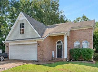 9823 Dogwood Ct E, Olive Branch, MS 38654