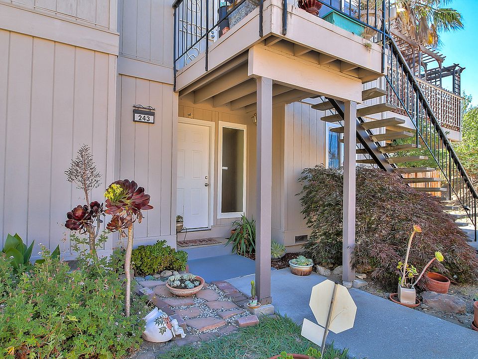 1st image of 243 Arana Dr