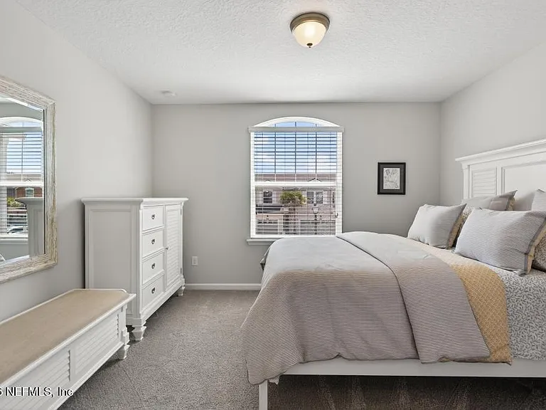 381 Richmond Dr — Photo 26