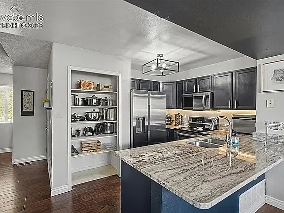 4 bed, 1673 sqft, $2,095 — Photo 4