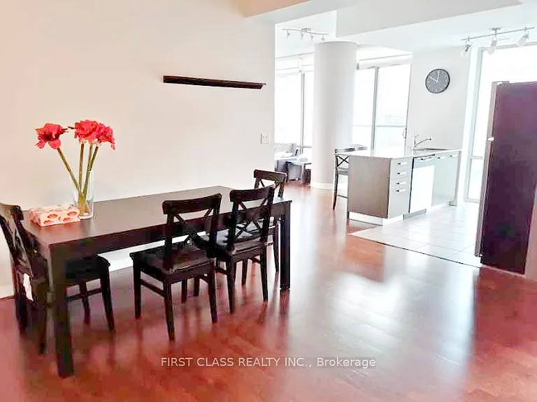832 Bay St #505 — Photo 10