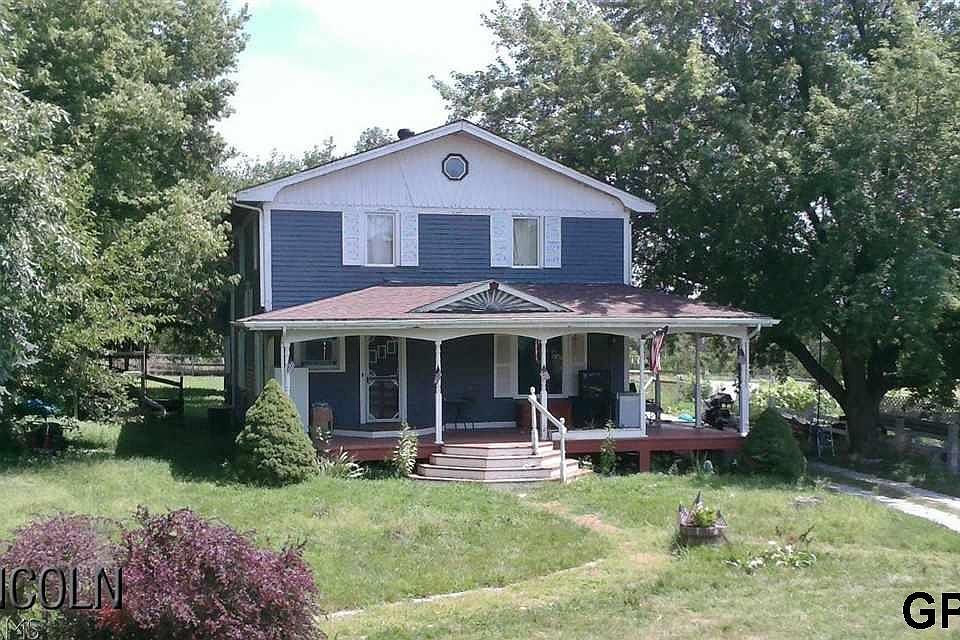 1st image of 885 Garden St