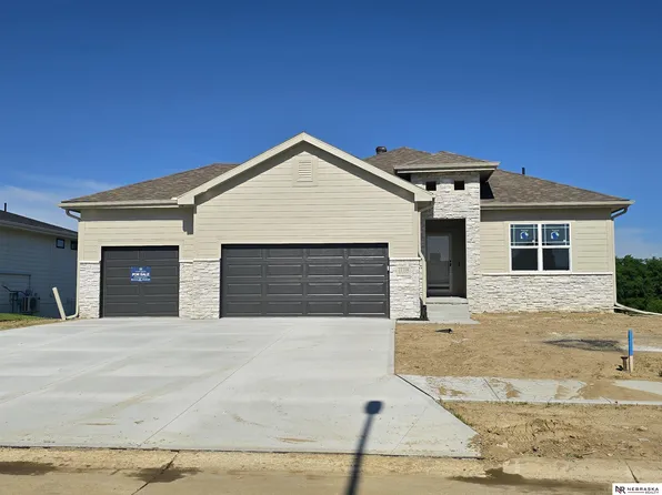 11108 N 173rd St, Bennington, NE 68007
