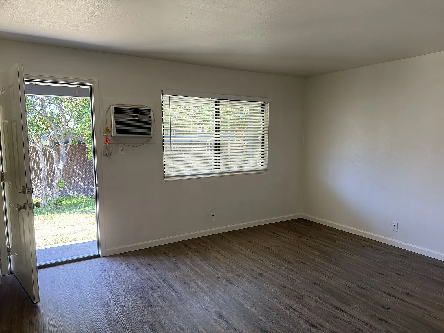 2 bed, $1,675 — Photo 2