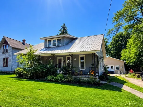 111 W Broadway Ave, Scottville, MI 49454