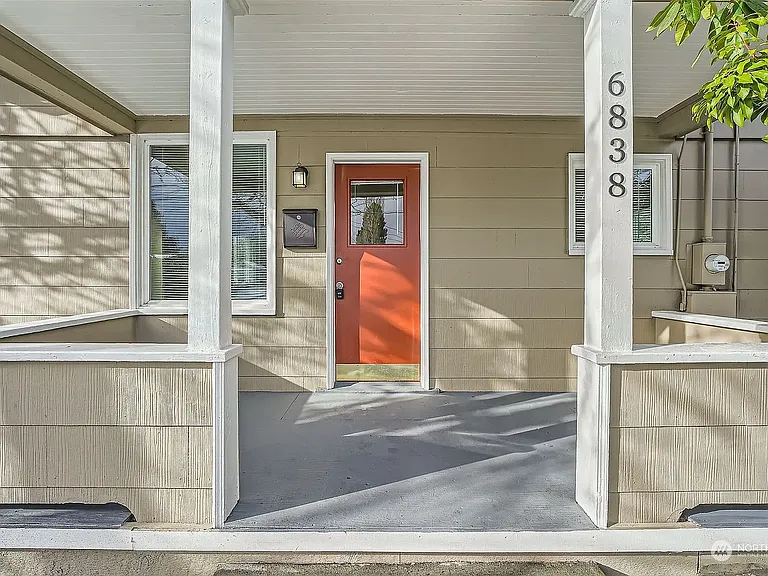 6838 S Park Ave — Photo 2