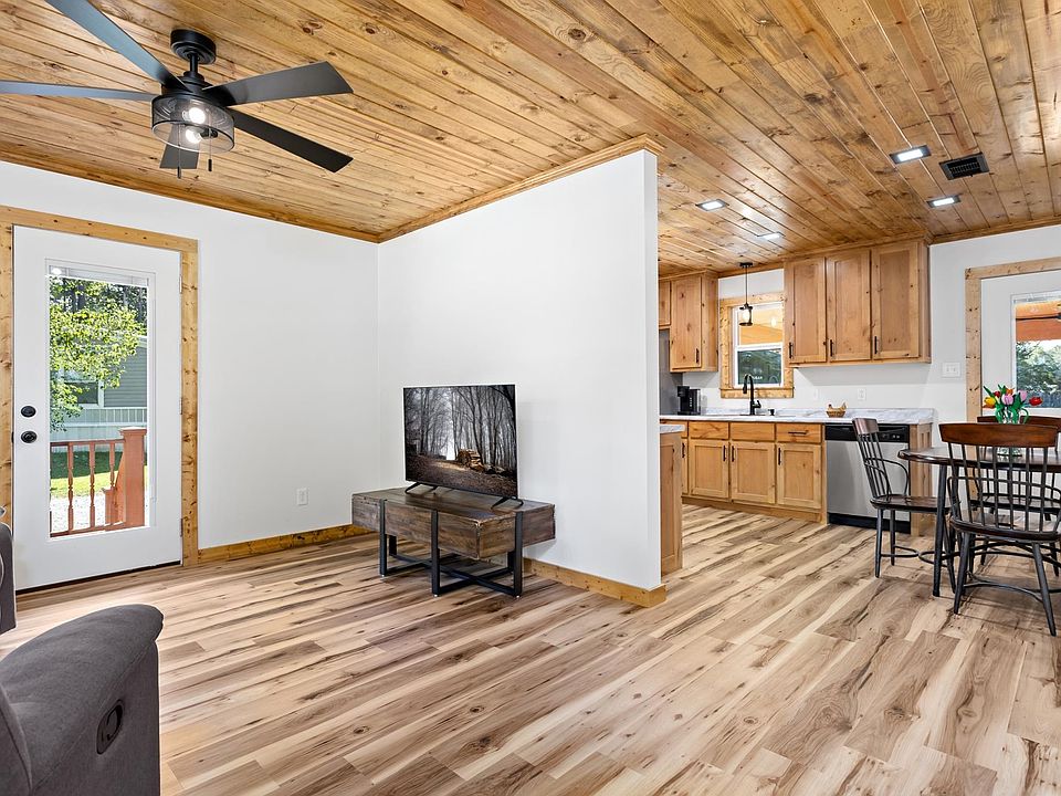 7th image of 4477 Randall Rd