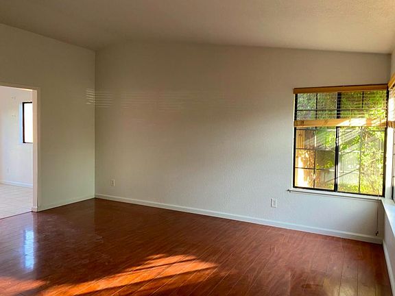 4th image of 2839 Dayo Ct