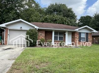 103 Pembroke Ct, Raeford, NC 28376