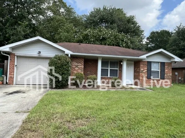 103 Pembroke Ct, Raeford, NC 28376