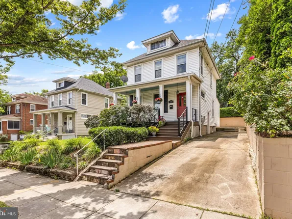 3010 26th St NE, Washington, DC 20018