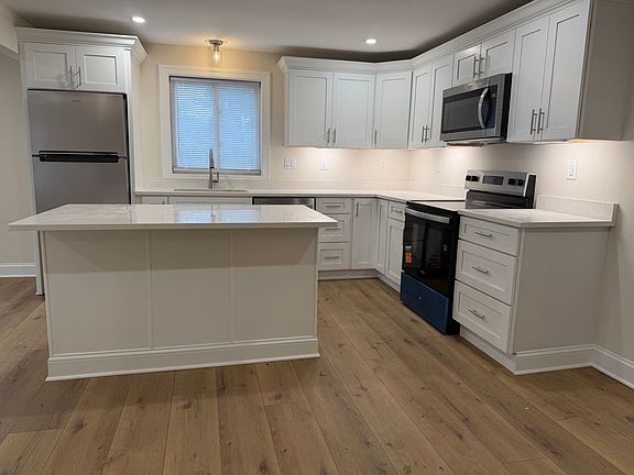 2nd image of 55 Kallen Ave