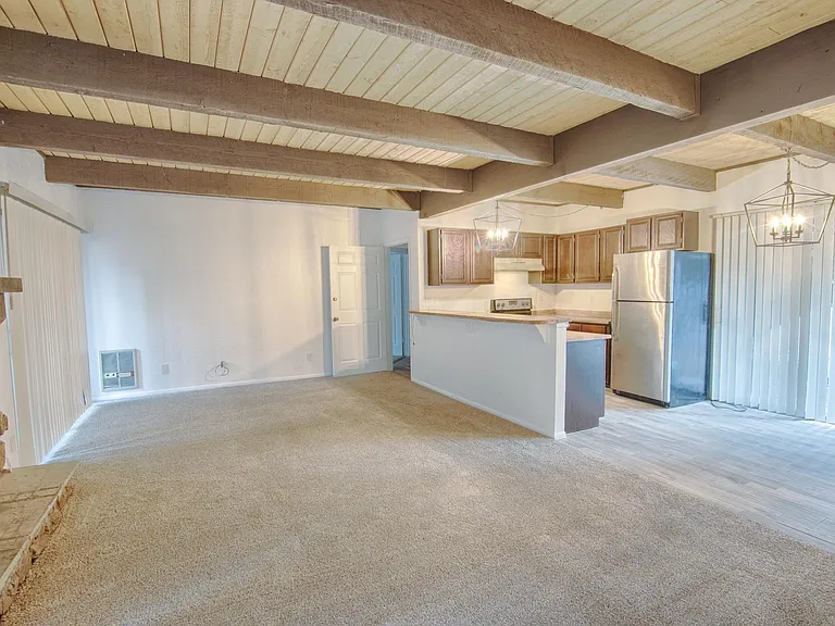 2820 Park Cir #33 — Photo 5