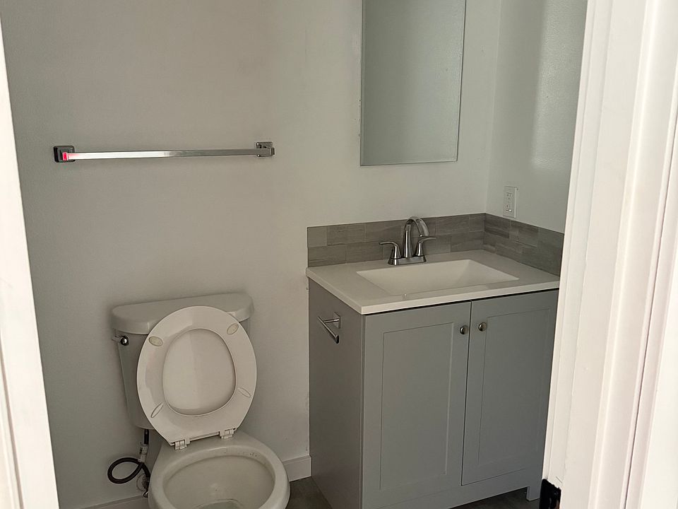 1st image of 906 B St APT G