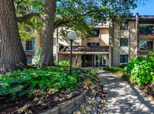 1690 Highway 36 W APT 118, Roseville, MN 55113