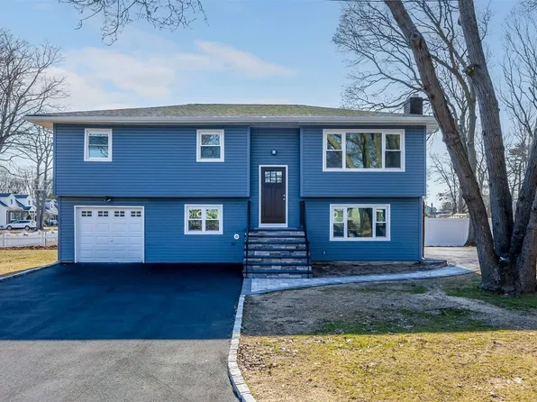 1054 Celia Street, West Islip, NY 11795