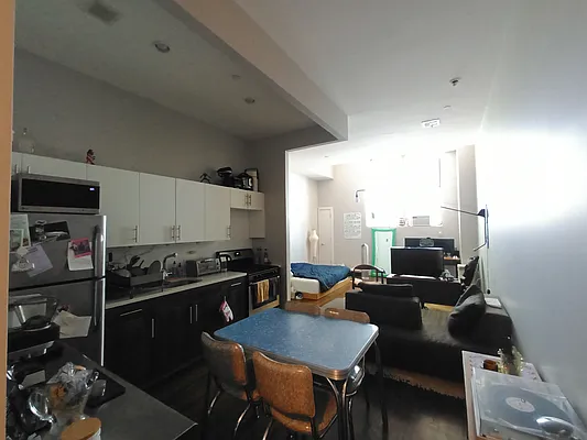 Rented by City Vista Inc | media 17