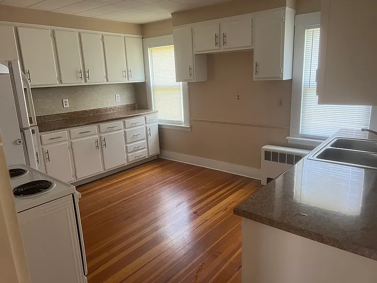 44 Langdon Ct — Photo 5